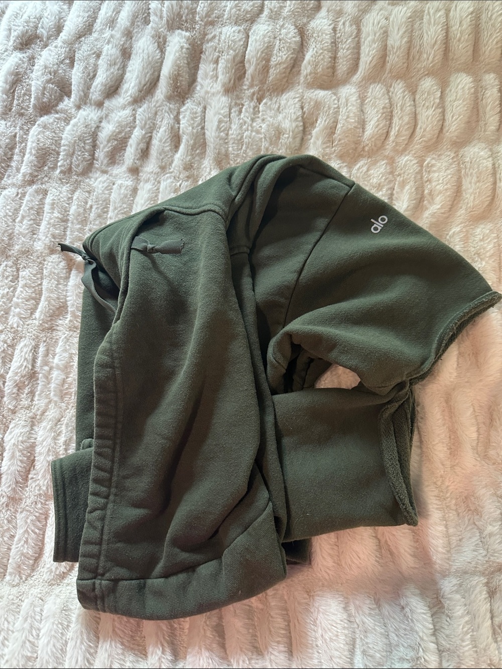 Alo Yoga Peak Cutout Women’s Cropped Hoodie - Olive Green Medium - Picture 8 of 8